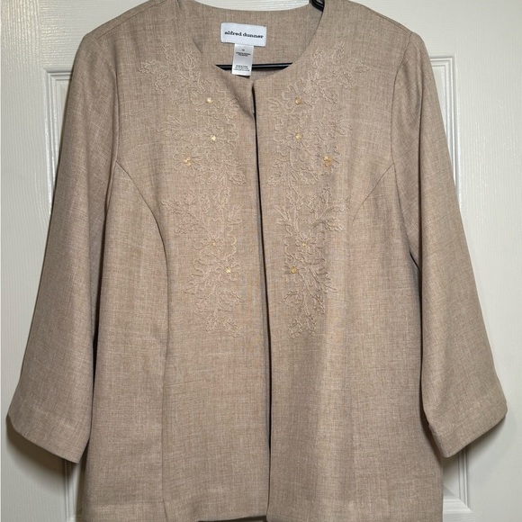 Alfred Dunner Jackets & Blazers - Alfred Dunner Beige Floral Women's Blazer Size 12